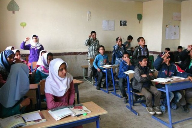 93230 پوشش بیش از ۷۰۰ هزار دانش‌آموز مناطق سیل‌زده خوزستان در طرح جامع حمایت روحی روانی