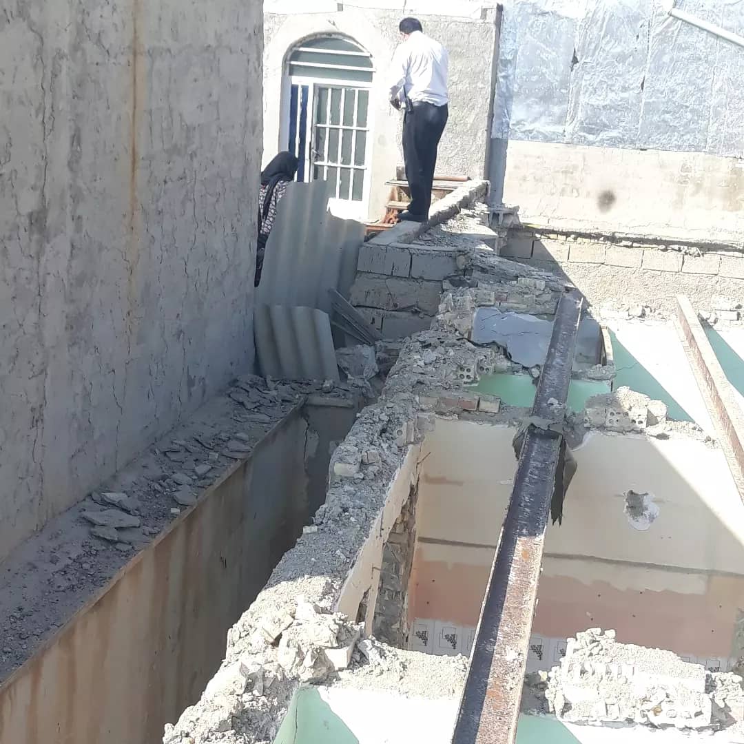 IMG 20220112 WA0060 تخریب غیراصولی ساختمان، جان کارگر بندرماهشهری را گرفت