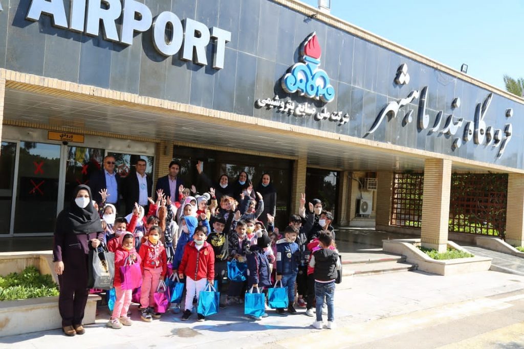 IMG 20220119 WA0005 1024x683 1 متفاوت در فرودگاه بندرماهشهر؛ آشنایی کودکان با مراحل مختلف پرواز هواپیماها