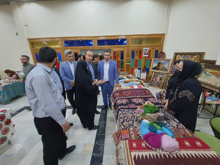 IMG 20220617 WA0012 بازدید شهردار و اعضای شورای اسلامی شهر از نمایشگاه صنایع دستی بندرماهشهر