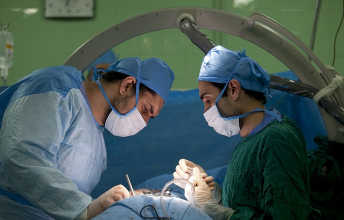 8954334 263 راه اندازی بخش عمل جراحی چشم در بیمارستان سینا