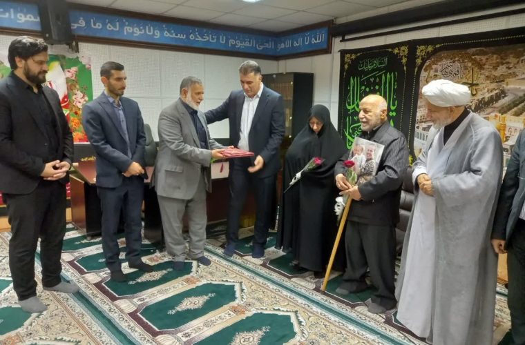IMG 20230810 023949 601 760x500 دیدار خدام بنام شهدای استان با خانواده شهید مدافع حرم کاهکش