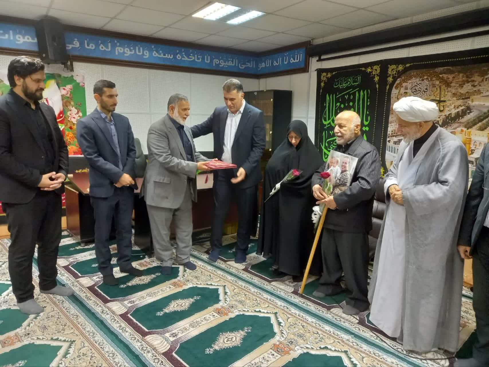 IMG 20230810 023949 601 دیدار خدام بنام شهدای استان با خانواده شهید مدافع حرم کاهکش