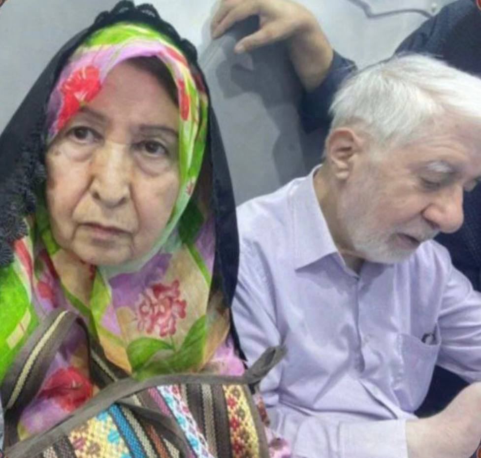 photo 2023 11 18 14 23 37 عکس جديدی از میرحسین موسوی و زهرا رهنورد
